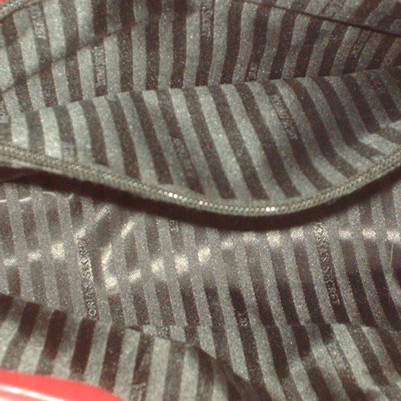 Victoria Victoria\'s Secret red quilted look handbag purse